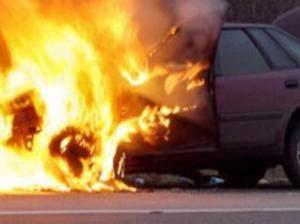 В Крыму местный BMW врезался в херсонский ГАЗ и сгорел