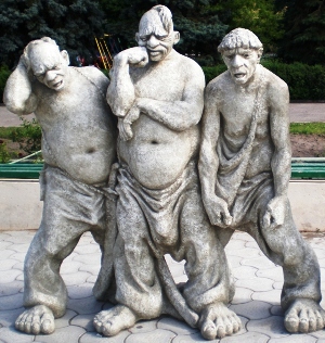 Ко Дню города в Голой Пристани скульптуре казака "пришили" отпавшую голову