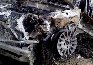 В Новой Каховке подпалили машину местного депутата и журналиста, который "перешел дорогу власти"