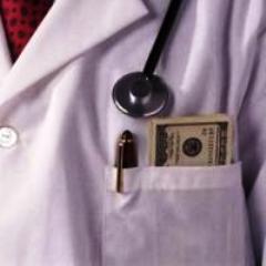 В дорогих херсонских клиниках «дешевые» только зарплаты