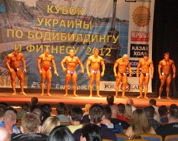 Херсонские культуристы достойно выступили на Кубке Украины