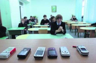 Наблюдение за ВНО в Херсоне: мобильный телефон, как вызов системе