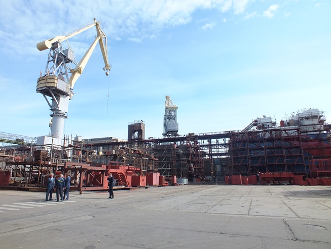 Новинский и Федин рассказали Януковичу о строительстве танкеров на ХСЗ