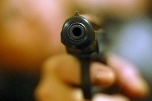 В Херсоне пьяный житель расстрелял прохожего из пистолета