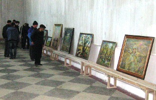В Белозерской колонии прошла художественная выставка