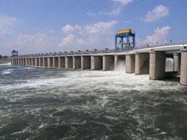 Каховская ГЭС уменьшила объемы сброса воды
