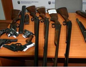 Херсонская милиция опять просит граждан "поделиться" оружием. По-хорошему...