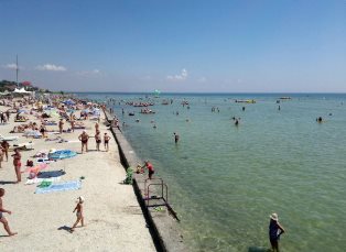 Городской пляж Геническа оштрафовали на 30 тыс. грн. за самозахват земли