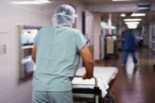 В херсонской больнице умер охранник супермаркета, травмировавшийся в результате эпилептического приступа
