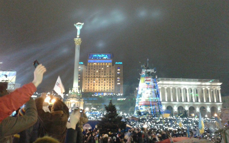Полмиллиона украинцев спели гимн на Майдане Независимости