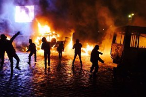 В Киеве продолжается противостояние между митингующими и милицией