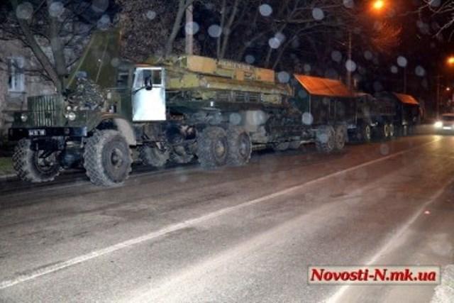 Армейские грузовики застряли на пути из Одессы в Херсон