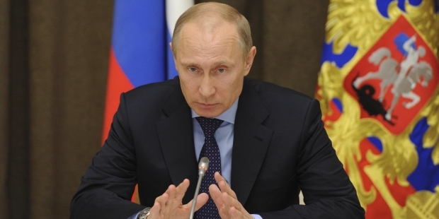 Путин приказал начать передачу военной техники из Крыма Украине