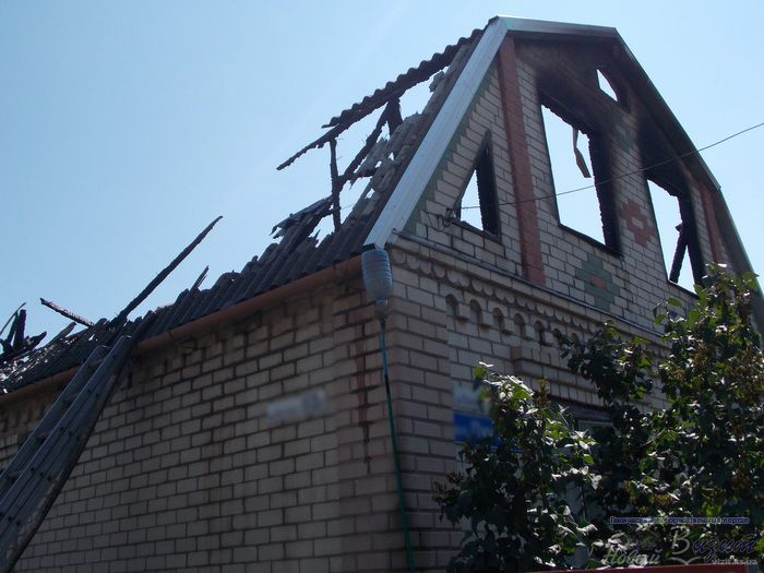 В Геническе полностью сгорел частный дом