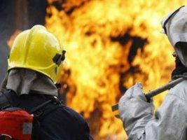 Кондитерскую фабрику в Херсоне тушат 9 пожарных машин и 60 спасателей