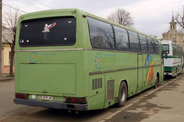 Жителей Херсонщины возит автобус с орлом и триколором