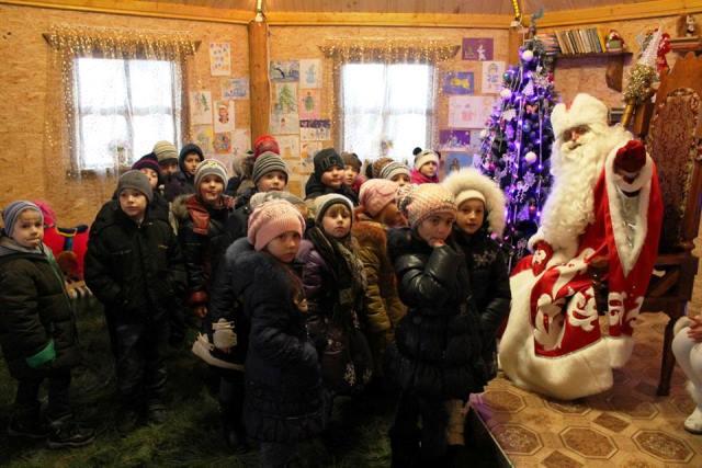 Херсонские дети просят у Деда Мороза мира и возвращения родителей с войны