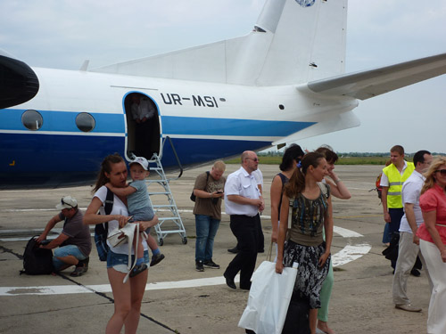 Авиарейс Херсон - Киев - Херсон отменен из-за нерентабельности