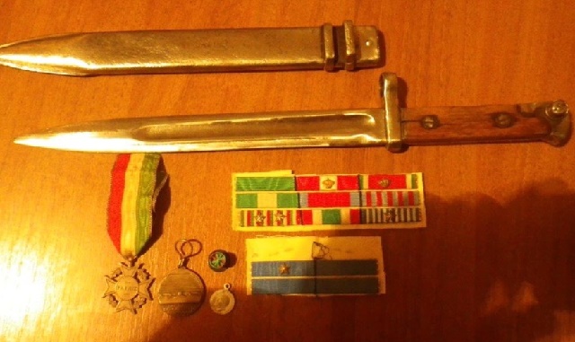 Украинец пытался вывезти в Крым старинные вещи, оружие и награды