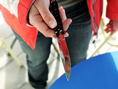 В Херсоне квартирант ударил хозяина жилья ножом