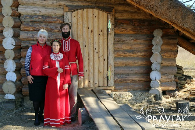 В эко-деревне "Радуга" состоялась первая свадьба