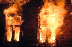 В Верхнем Рогачике вчера тушили пожар в жилом доме
