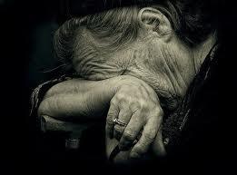Цюрупинский наркоман избил 71-летнюю пенсионерку ради быттехники и телефона