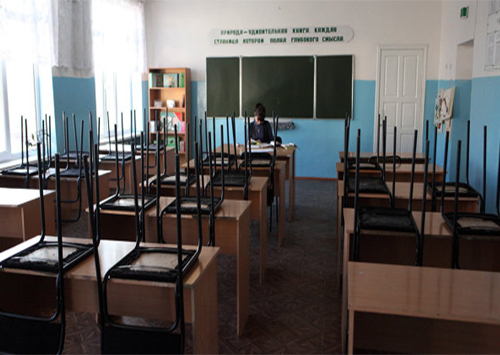 Родители учеников заблокировали школу в Чаплынке