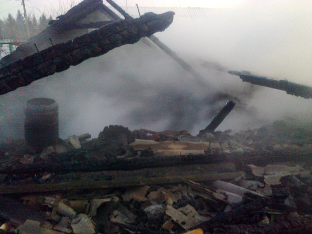 В Высокопольском районе спасатели ликвидировали пожар в летней кухне