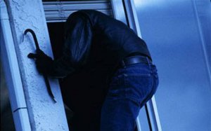 В Каховском районе пьяный домушник уснул на месте преступления