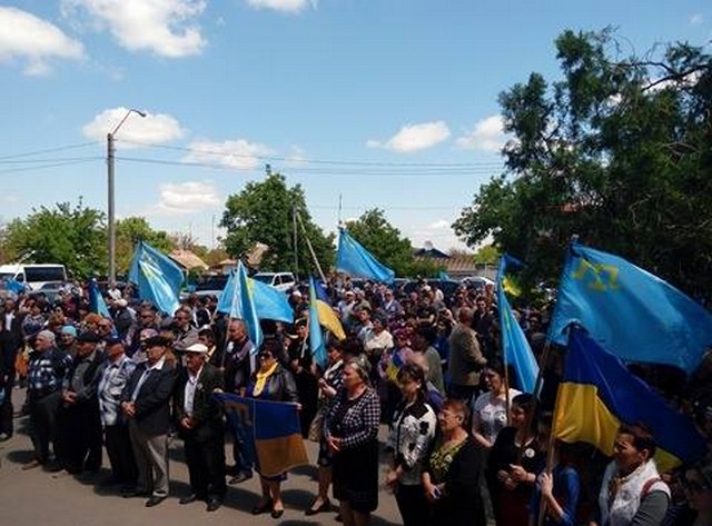 На границе с Крымом чествуют годовщину депортации крымских татар