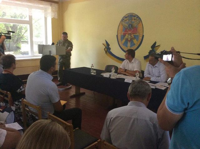 Совет обороны области снова поднял вопрос о продаже алкоголя военным