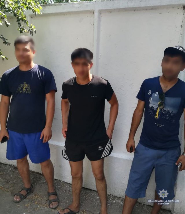 Полицейские обнаружили иностранцев, которые незаконно работали в Железном Порту