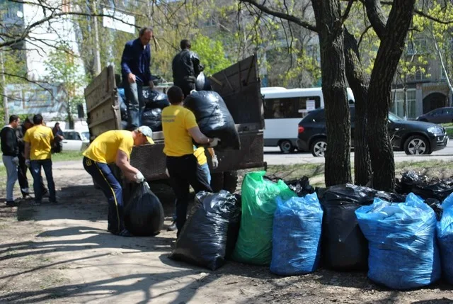 В Херсоне состоялся общегородской субботник