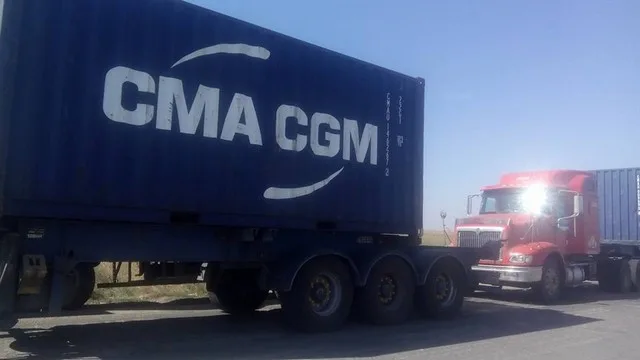 Российские пограничники специально блокируют проезд транспорта на оккупированный полуостров