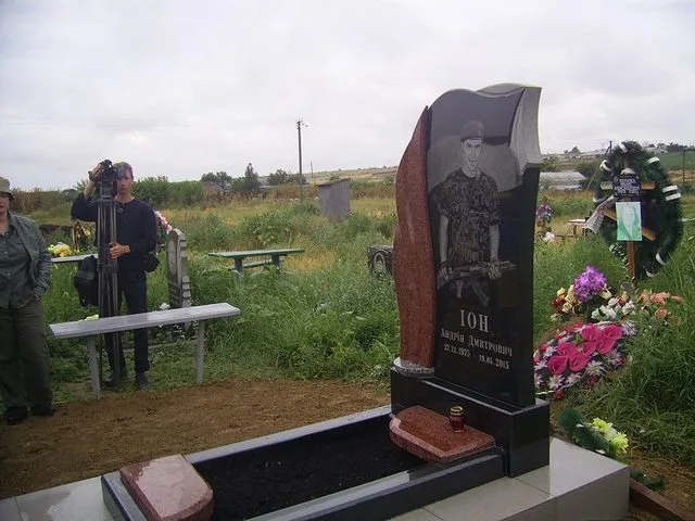 На Херсонщине открыли памятник погибшему Герою