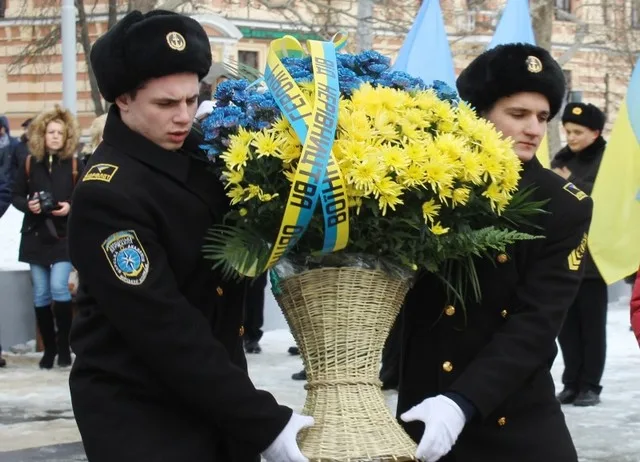 Херсонцы почтили память Героев Крут