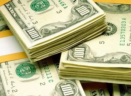 Херсонка едва не лишилась денег, заработанных за границей