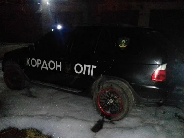 Появились фотографии сгоревших машин ОПГ Кордон в Олешках