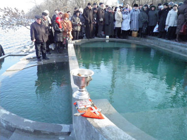 В Новой Каховке открыли Крещенскую купель