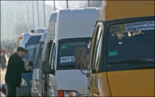 Два херсонских автоперевозчика выясняют в суде свое право на маршрут №4