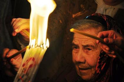 Во Вторник Светлой Седмицы херсонцы встретили Благодатный огонь из Иерусалима