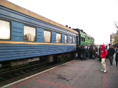 Горсовет Херсона просит руководство страны не отменять пригородный поезд "Херсон- Вадим"