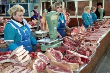 Азаров требует от Костяка увеличить поголовье скота и разогнать с рынков перекупщиков