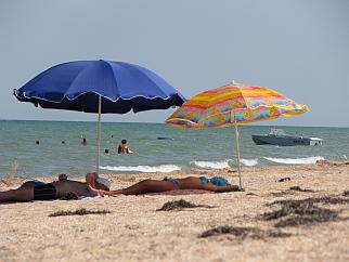 На Херсонщине официально работают только половина пляжей