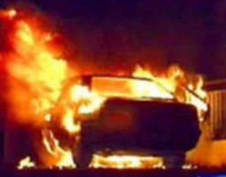 В Геническе неизвестные спалили ВАЗовскую "десятку" вместе с документами