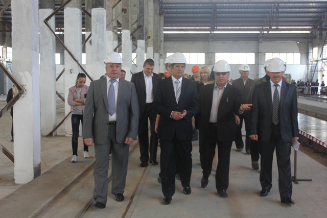 В Новой Каховке открыли новую линию по производству железобетонных плит