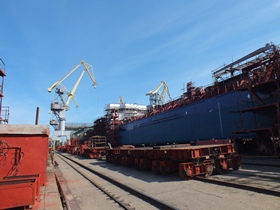 На ХСЗ сегодня спустят на воду корпус танкера-продуктовоза серии RST27