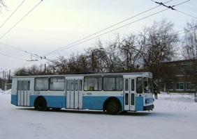 Сальдо озаботился зимней резиной для городских троллейбусов