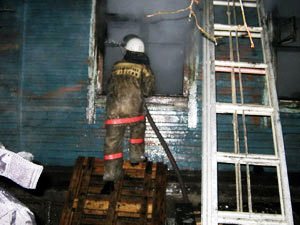 В Новониколаевке во время пожара погиб 55-летний мужчина
